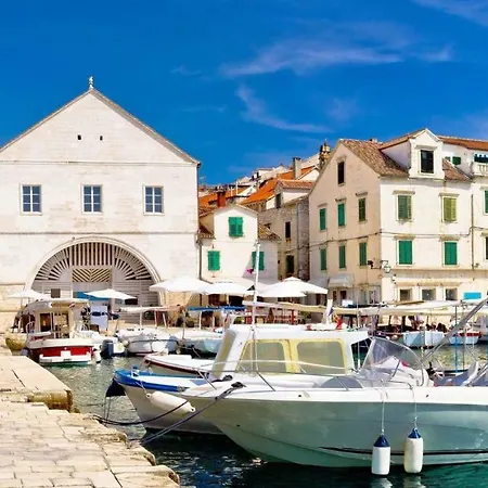 Plaza Lägenhet Hvar Town